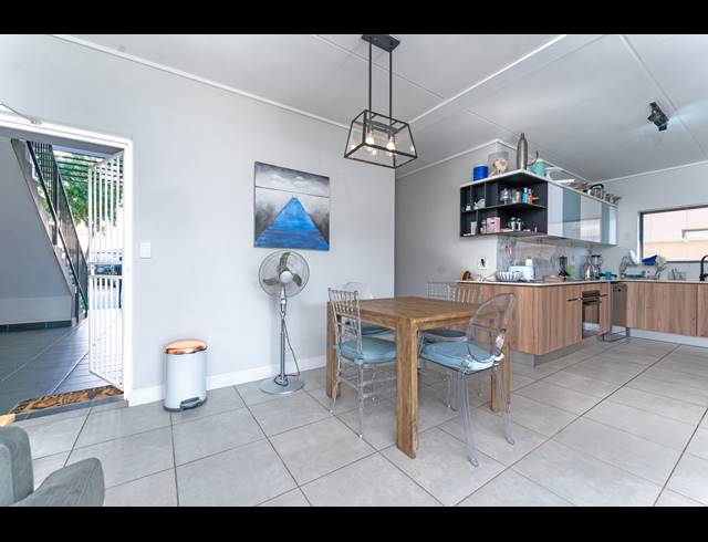3 BEDROOM APARTMENT TO LET IN WATERFALL